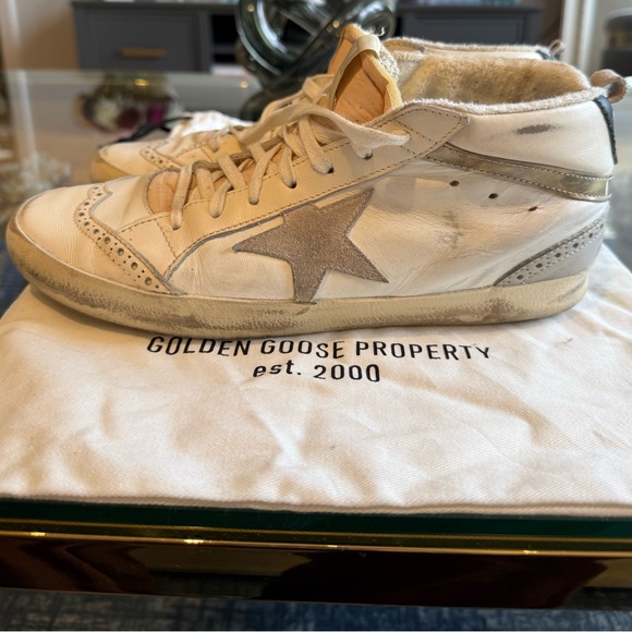 Golden Goose Women's Mid Star with star in light gray suede and gold flash (38) - Picture 4 of 9